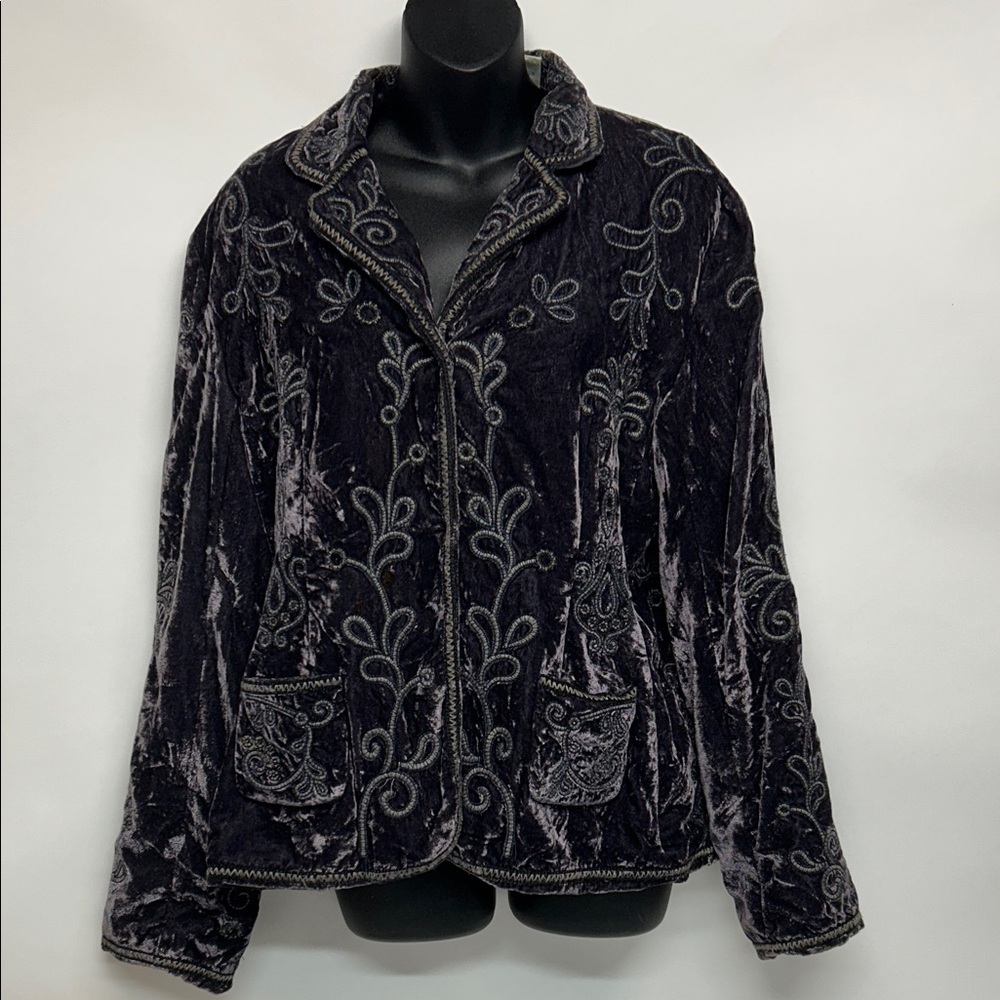 Laura Ashley Black Velvet Blazer with Embroidery size large with stains